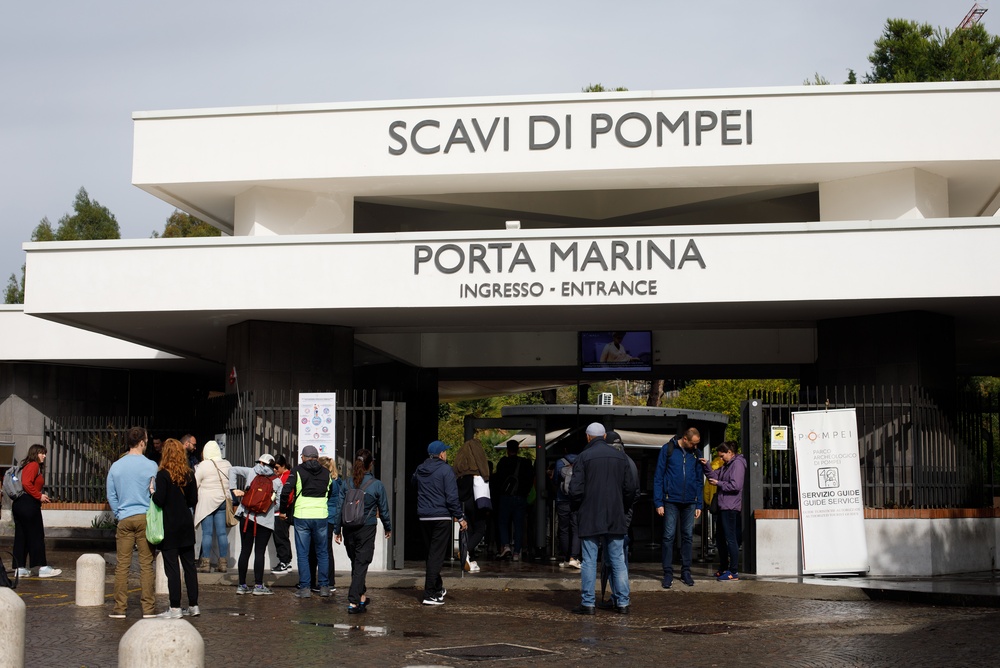 The Porta Marina entrance to Pompeii